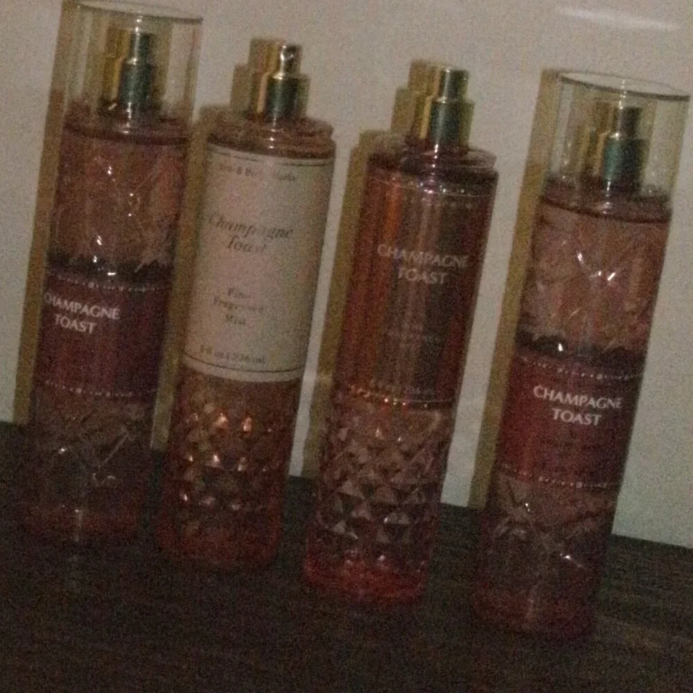 LOT of 4 BATH & BODY WORKS Champagne Toast FINE FRAGRANCE MIST SPRAY 8 oz each
